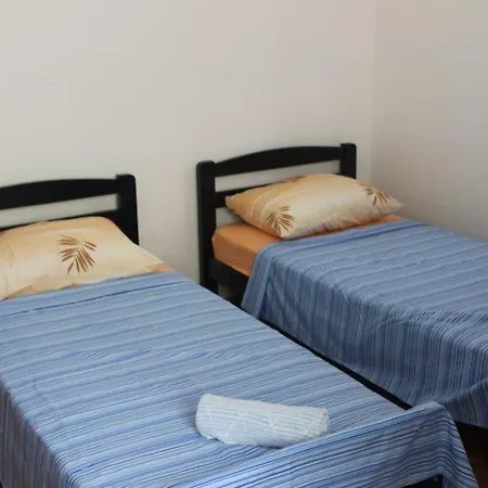 Seaside House Preko, Ugljan - 12078 בית נופש פרקו